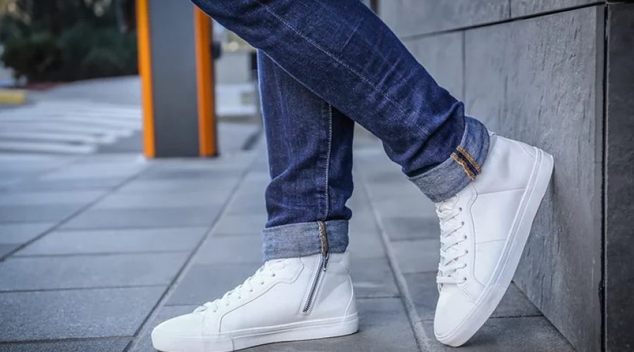 How to pair white shoes with blue jeans?